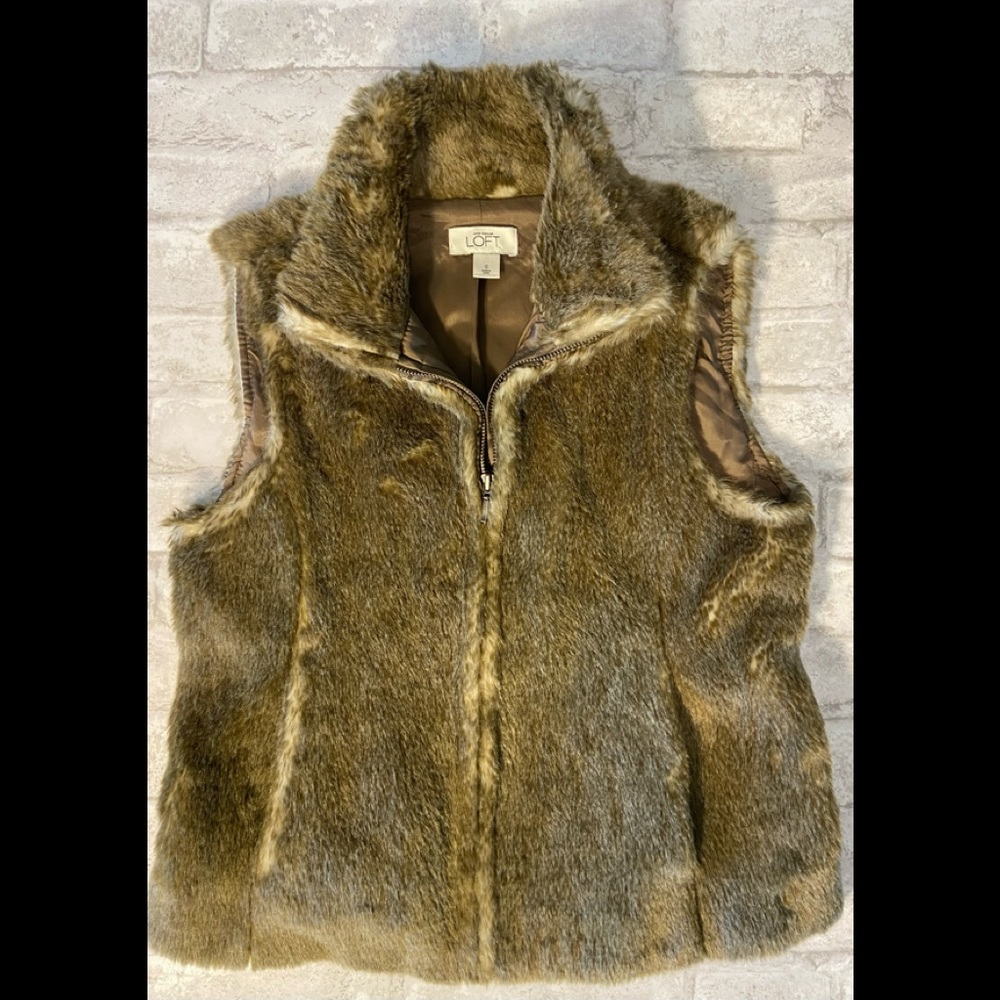 Ann Taylor Loft Zipper Faux Fur Vest